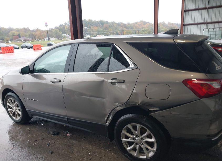 Photo 14 of 2018 Chevrolet Equinox LT (VIN 3GNAXJEV0JL119771)