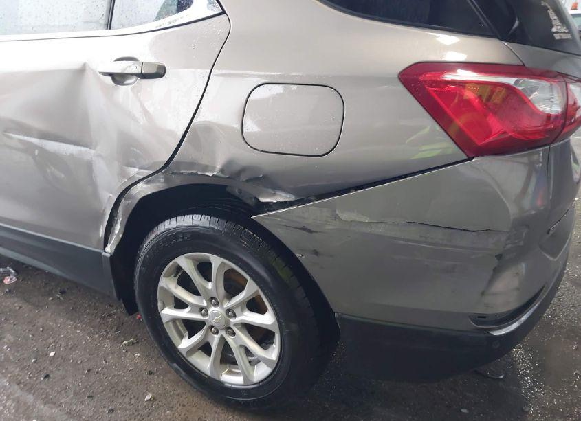 Photo 17 of 2018 Chevrolet Equinox LT (VIN 3GNAXJEV0JL119771)