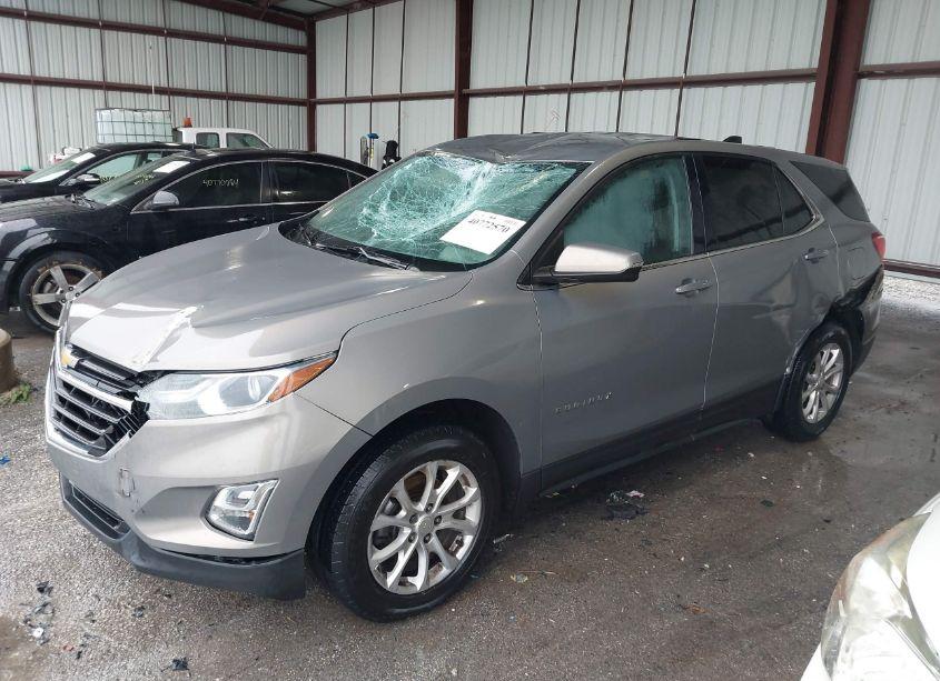 Photo 2 of 2018 Chevrolet Equinox LT (VIN 3GNAXJEV0JL119771)