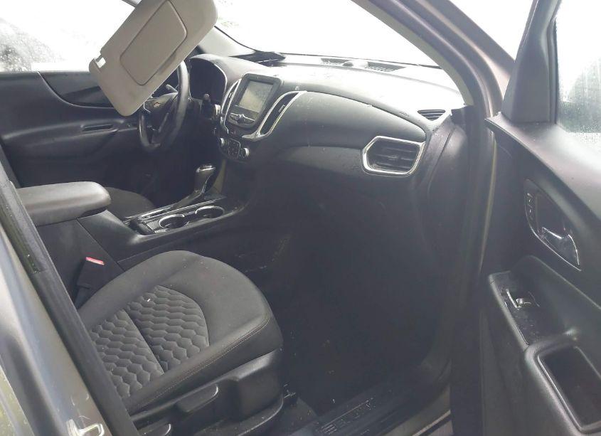 Photo 5 of 2018 Chevrolet Equinox LT (VIN 3GNAXJEV0JL119771)