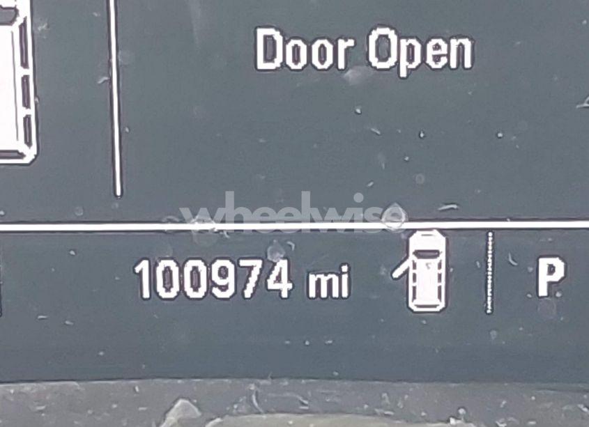 Photo 15 of 2018 Chevrolet Equinox LT (VIN 3GNAXJEV0JL373030)