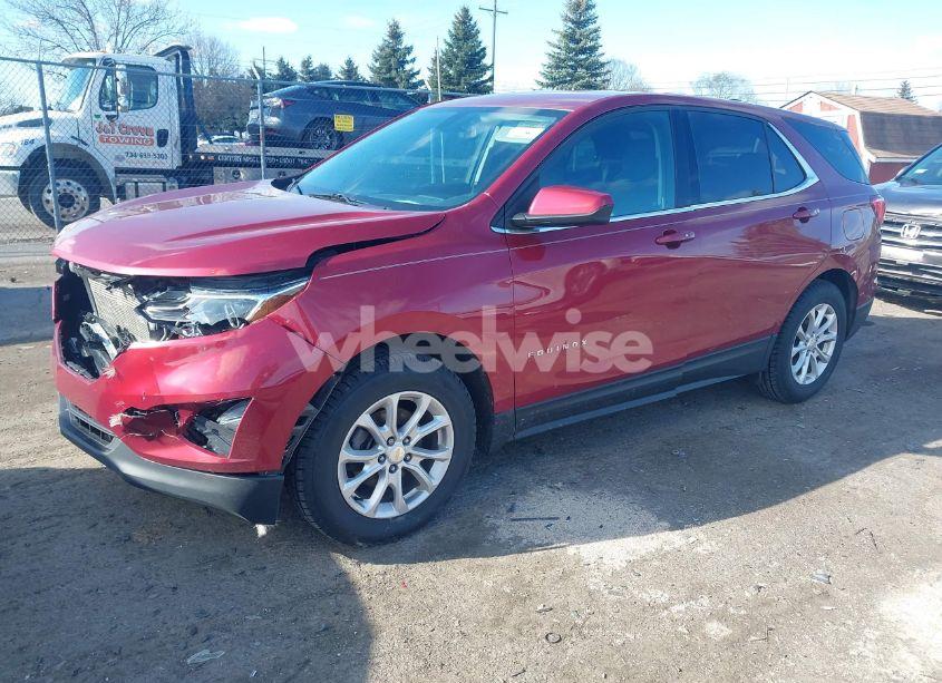 Photo 2 of 2018 Chevrolet Equinox LT (VIN 3GNAXJEV0JL373030)