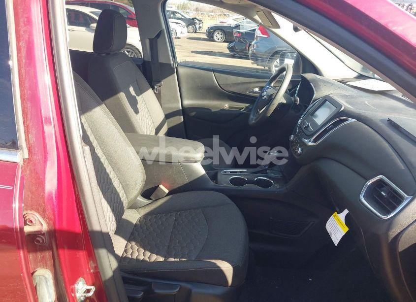 Photo 5 of 2018 Chevrolet Equinox LT (VIN 3GNAXJEV0JL373030)