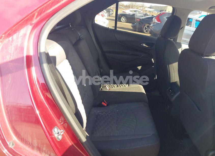 Photo 8 of 2018 Chevrolet Equinox LT (VIN 3GNAXJEV0JL373030)