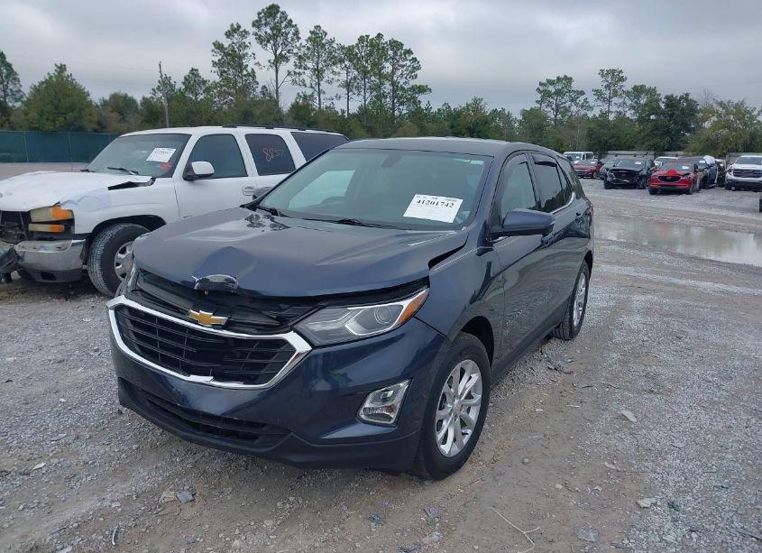 Photo 2 of 2018 Chevrolet Equinox LT (VIN 3GNAXJEV0JL402803)