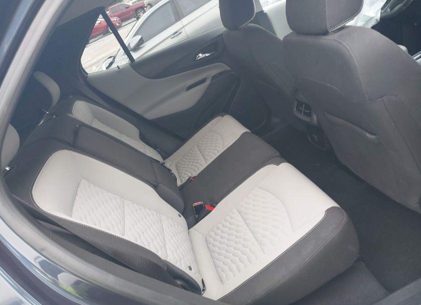 Photo 8 of 2018 Chevrolet Equinox LT (VIN 3GNAXJEV0JL402803)