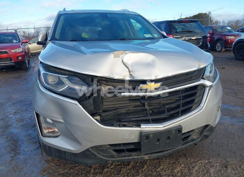Photo 6 of 2018 Chevrolet Equinox LT (VIN 3GNAXJEV0JS510909)