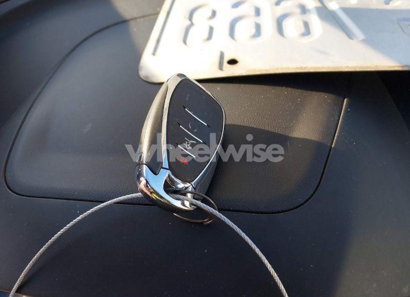 Photo 11 of 2018 Chevrolet Equinox LT (VIN 3GNAXJEV0JS555462)