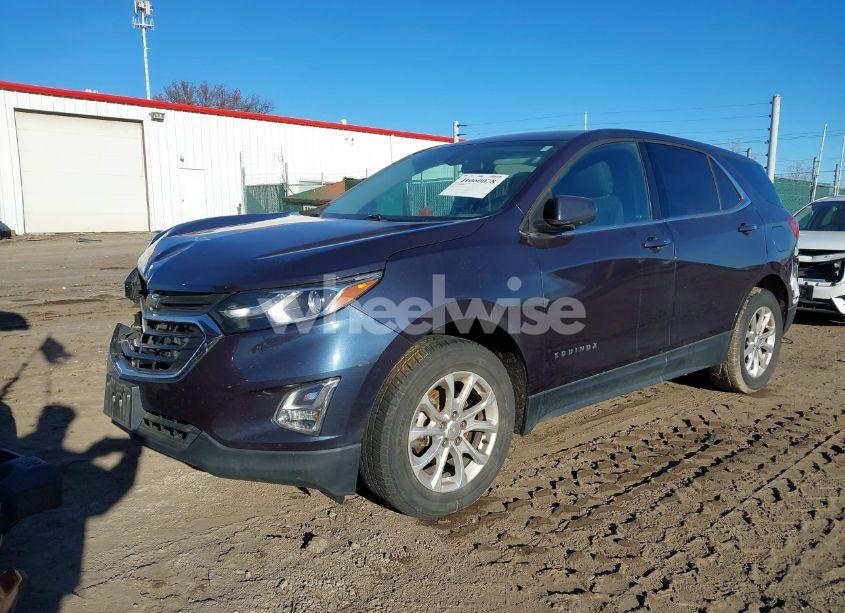 Photo 2 of 2018 Chevrolet Equinox LT (VIN 3GNAXJEV0JS555462)