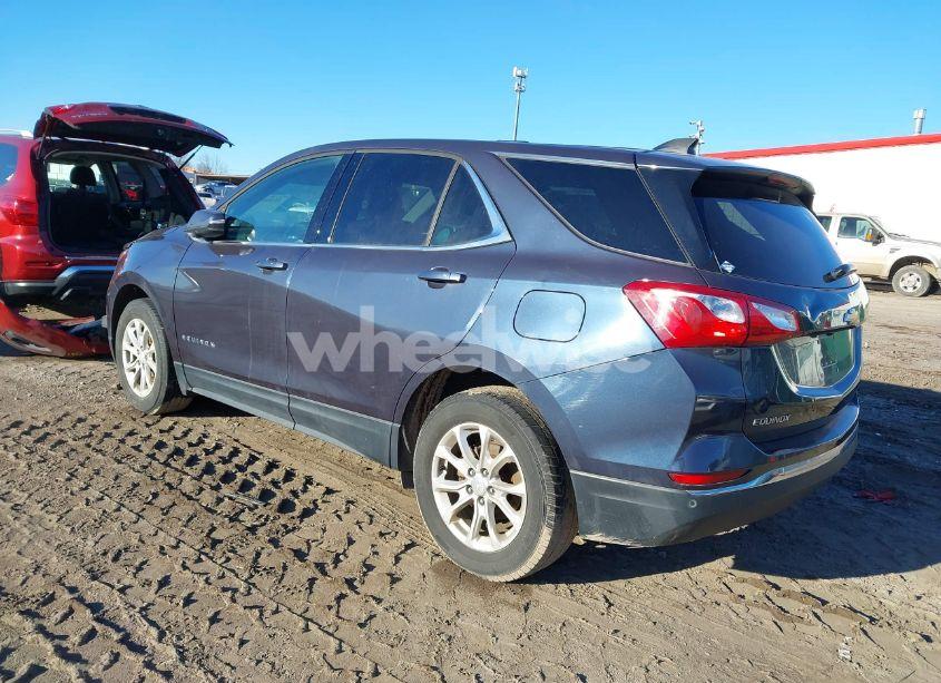 Photo 3 of 2018 Chevrolet Equinox LT (VIN 3GNAXJEV0JS555462)