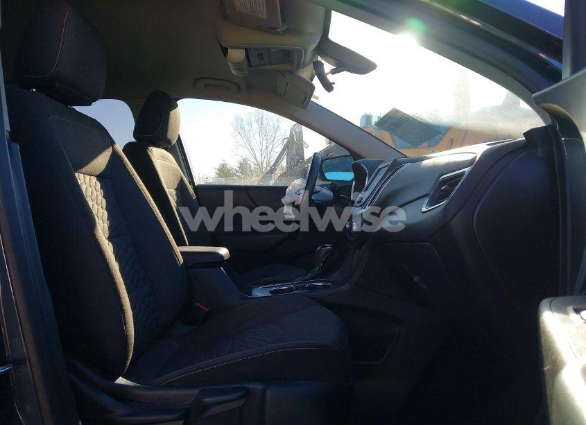 Photo 5 of 2018 Chevrolet Equinox LT (VIN 3GNAXJEV0JS555462)