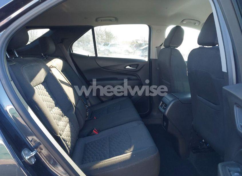 Photo 8 of 2018 Chevrolet Equinox LT (VIN 3GNAXJEV0JS555462)