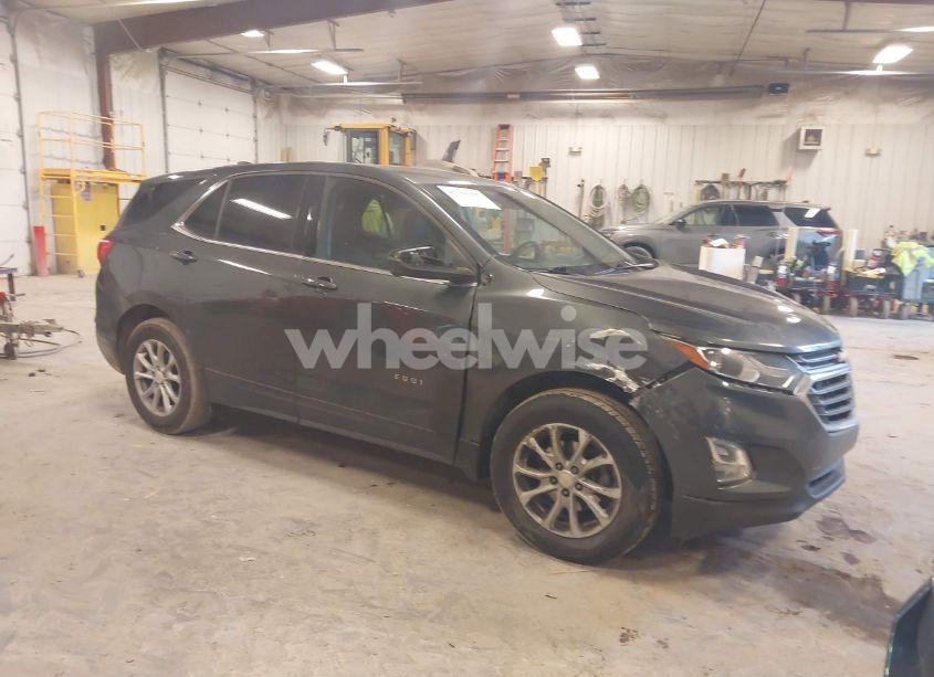 2018 Chevrolet Equinox LT (VIN 3GNAXJEV0JS584606) main photo