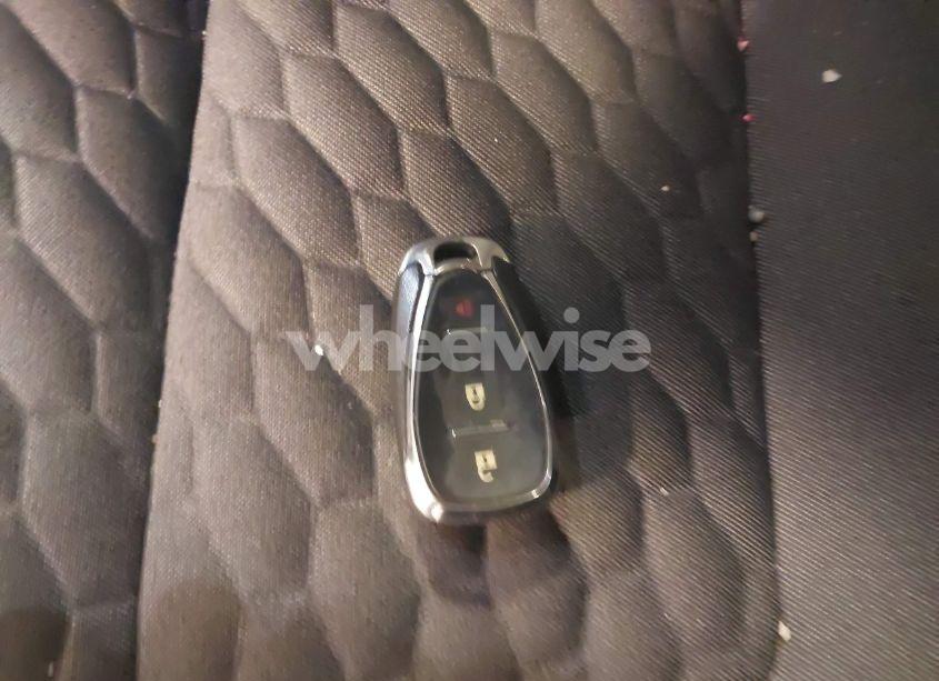 Photo 11 of 2018 Chevrolet Equinox LT (VIN 3GNAXJEV0JS584606)