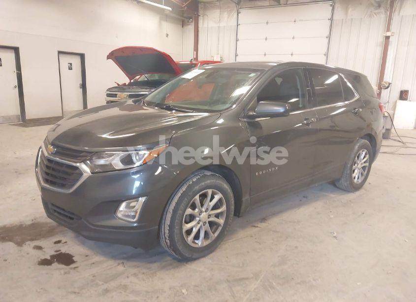 Photo 2 of 2018 Chevrolet Equinox LT (VIN 3GNAXJEV0JS584606)