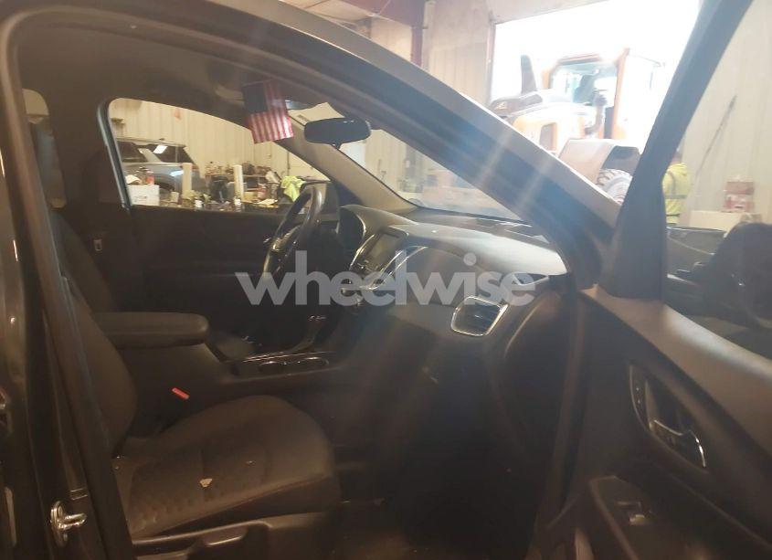 Photo 5 of 2018 Chevrolet Equinox LT (VIN 3GNAXJEV0JS584606)