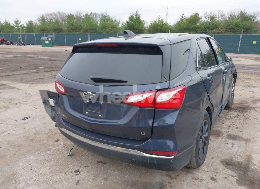 Photo 4 of 2018 Chevrolet Equinox LT (VIN 3GNAXJEV0JS644626)