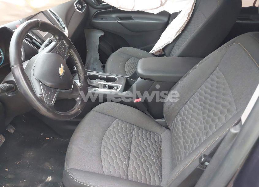 Photo 5 of 2018 Chevrolet Equinox LT (VIN 3GNAXJEV0JS644626)