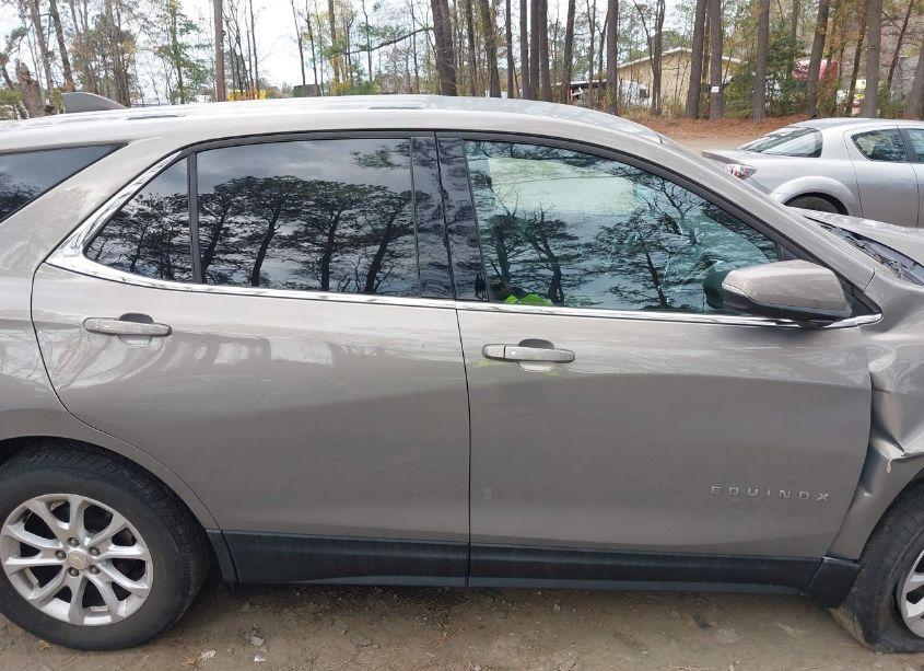 Photo 13 of 2018 Chevrolet Equinox LT (VIN 3GNAXJEV0JS649597)