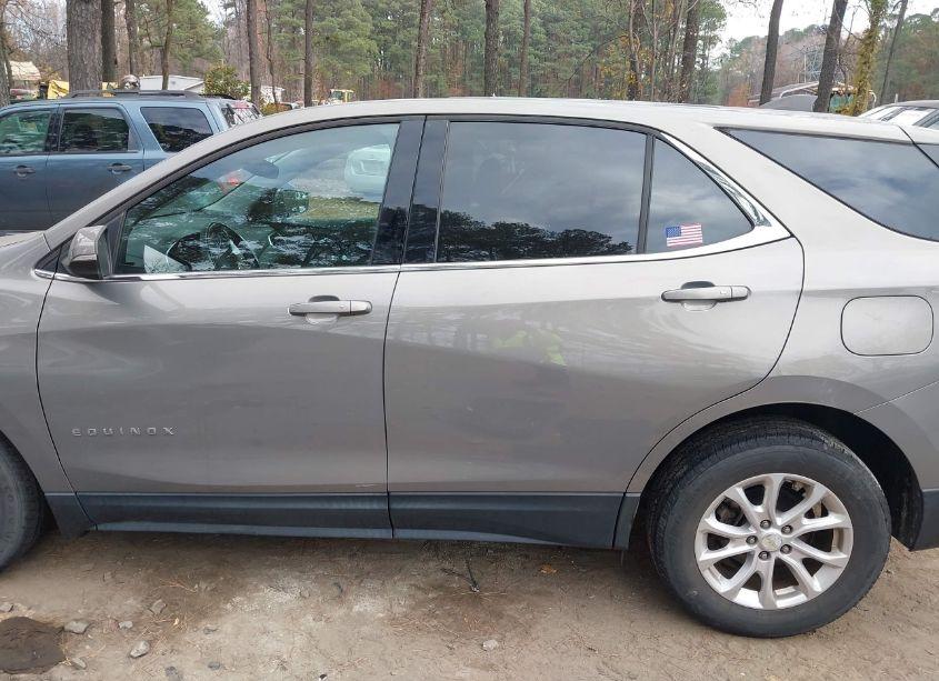 Photo 14 of 2018 Chevrolet Equinox LT (VIN 3GNAXJEV0JS649597)