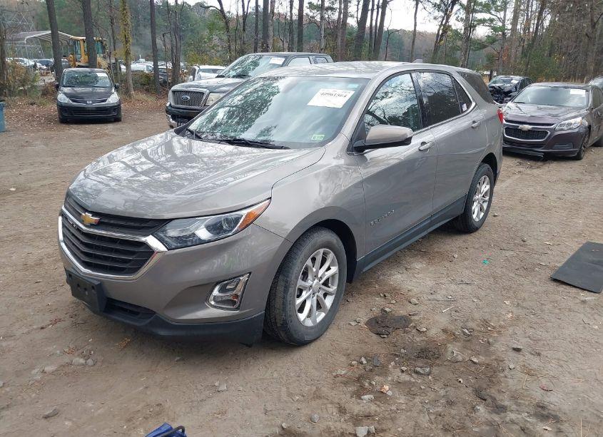 Photo 2 of 2018 Chevrolet Equinox LT (VIN 3GNAXJEV0JS649597)