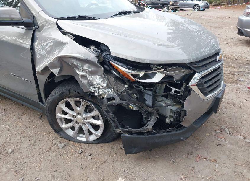 Photo 6 of 2018 Chevrolet Equinox LT (VIN 3GNAXJEV0JS649597)