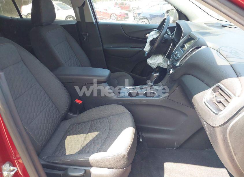 Photo 5 of 2019 Chevrolet Equinox LT (VIN 3GNAXJEV0KS622126)