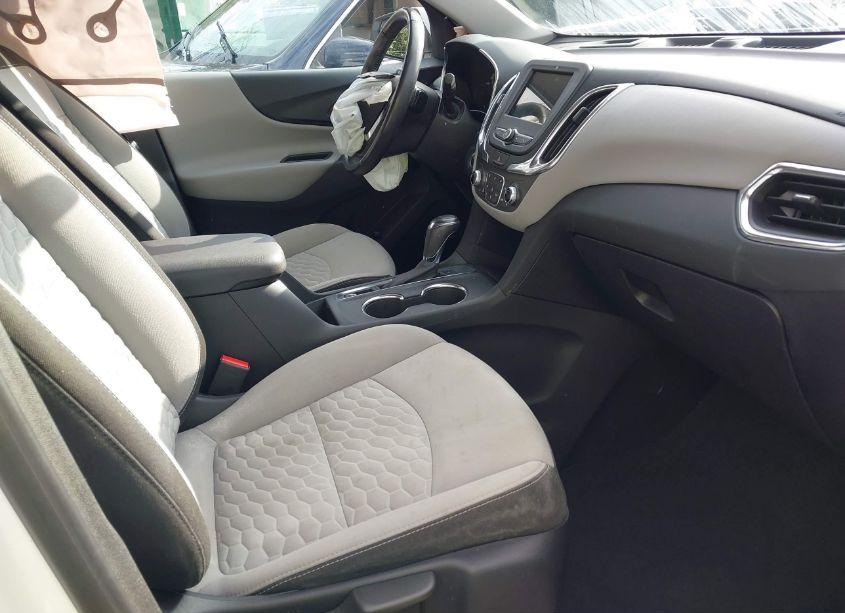 Photo 5 of 2019 Chevrolet Equinox LT (VIN 3GNAXJEV0KS631764)