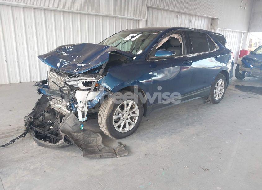 Photo 2 of 2020 Chevrolet Equinox FWD 2FL (VIN 3GNAXJEV0LL225995)