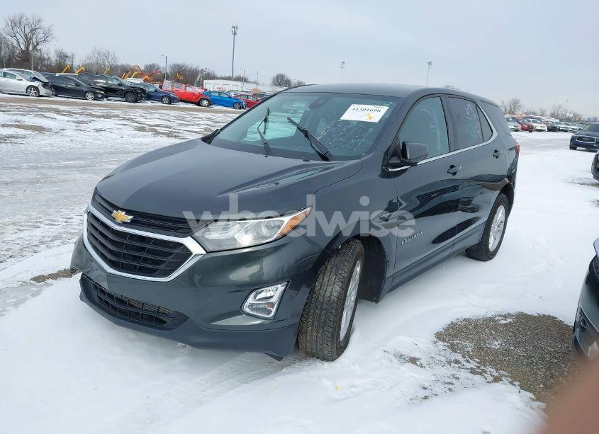 Photo 2 of 2020 Chevrolet Equinox FWD 2FL (VIN 3GNAXJEV0LS528653)