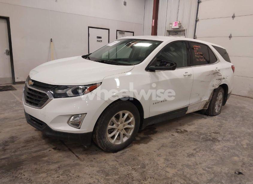 Photo 2 of 2020 Chevrolet Equinox FWD 2FL (VIN 3GNAXJEV0LS653264)
