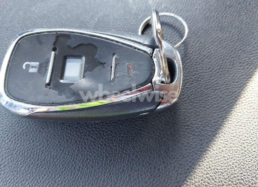 Photo 11 of 2018 Chevrolet Equinox LT (VIN 3GNAXJEV1JL110738)