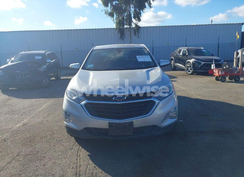 Photo 13 of 2018 Chevrolet Equinox LT (VIN 3GNAXJEV1JL110738)