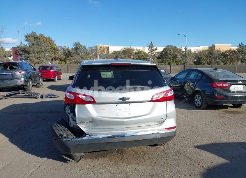 Photo 17 of 2018 Chevrolet Equinox LT (VIN 3GNAXJEV1JL110738)