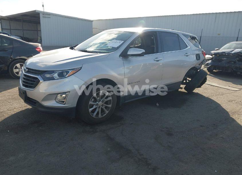 Photo 2 of 2018 Chevrolet Equinox LT (VIN 3GNAXJEV1JL110738)