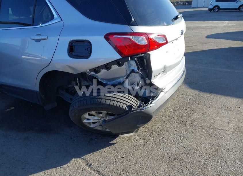 Photo 6 of 2018 Chevrolet Equinox LT (VIN 3GNAXJEV1JL110738)