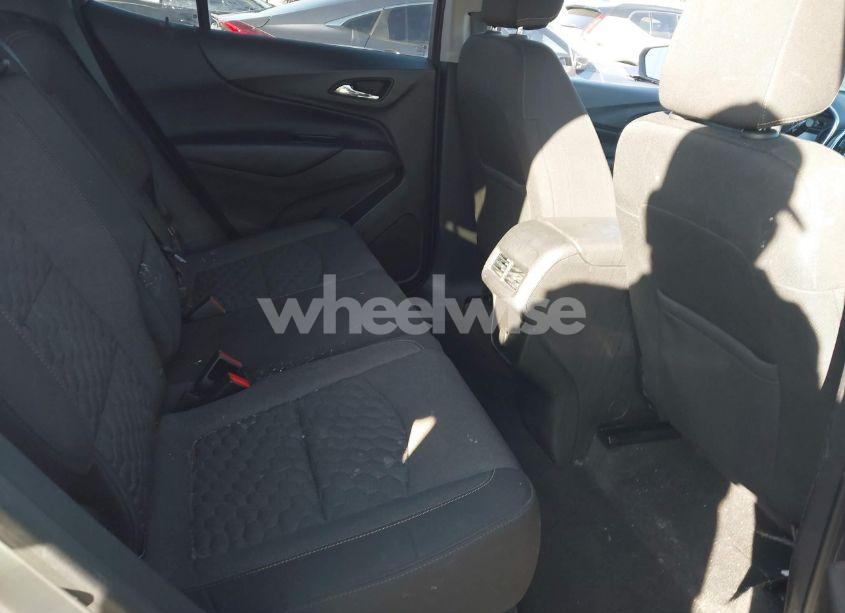 Photo 8 of 2018 Chevrolet Equinox LT (VIN 3GNAXJEV1JL110738)