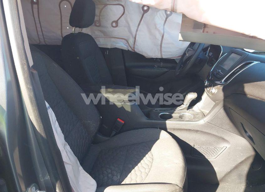 Photo 5 of 2018 Chevrolet Equinox LT (VIN 3GNAXJEV1JL184709)