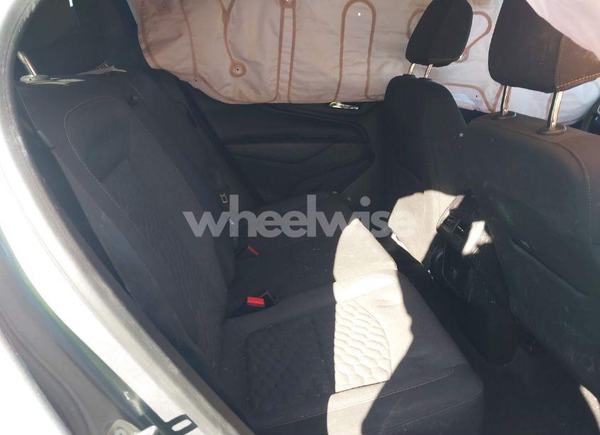 Photo 8 of 2018 Chevrolet Equinox LT (VIN 3GNAXJEV1JL184709)