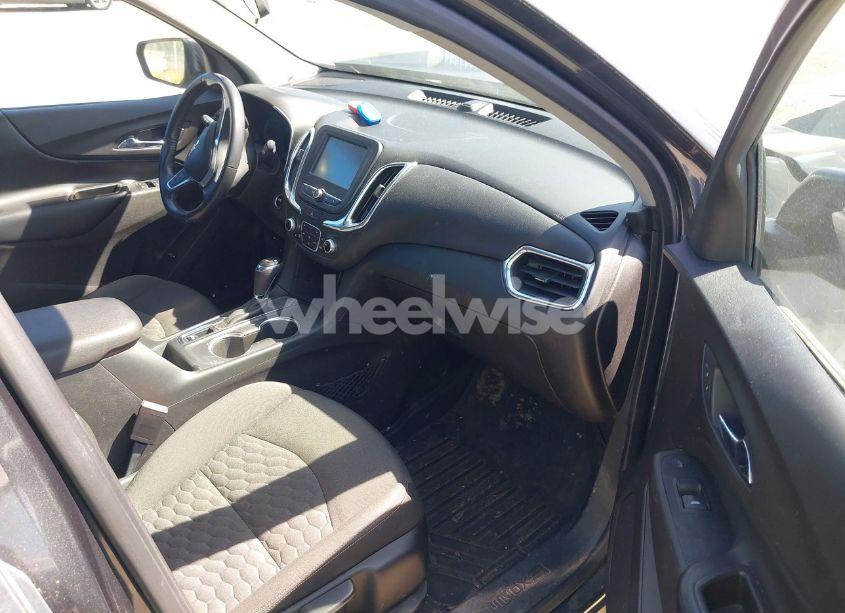 Photo 5 of 2018 Chevrolet Equinox LT (VIN 3GNAXJEV1JL270411)