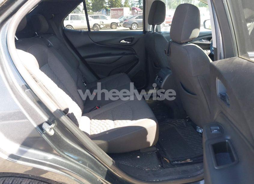 Photo 8 of 2018 Chevrolet Equinox LT (VIN 3GNAXJEV1JL270411)