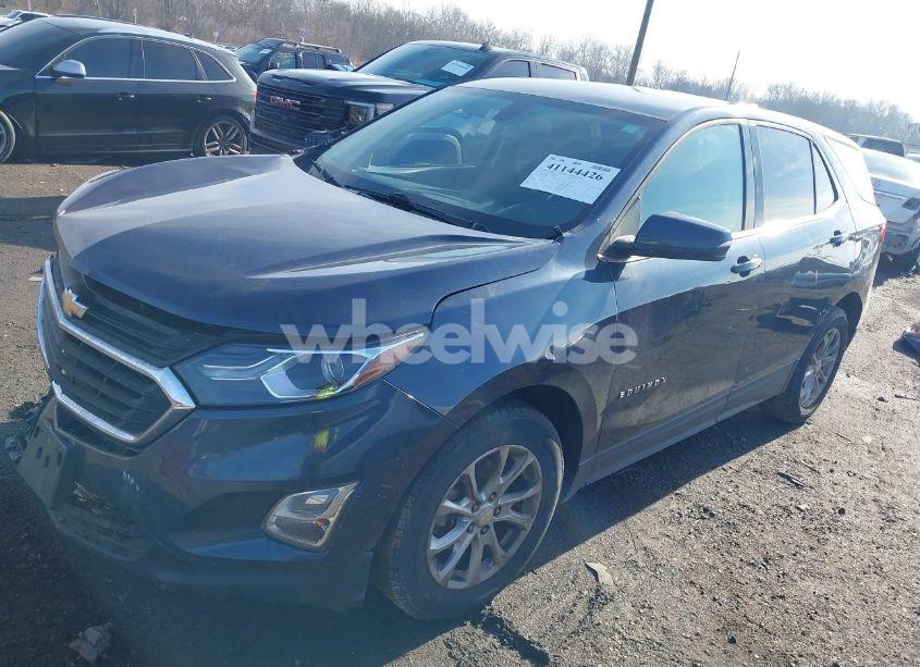 Photo 2 of 2018 Chevrolet Equinox LT (VIN 3GNAXJEV1JL391584)