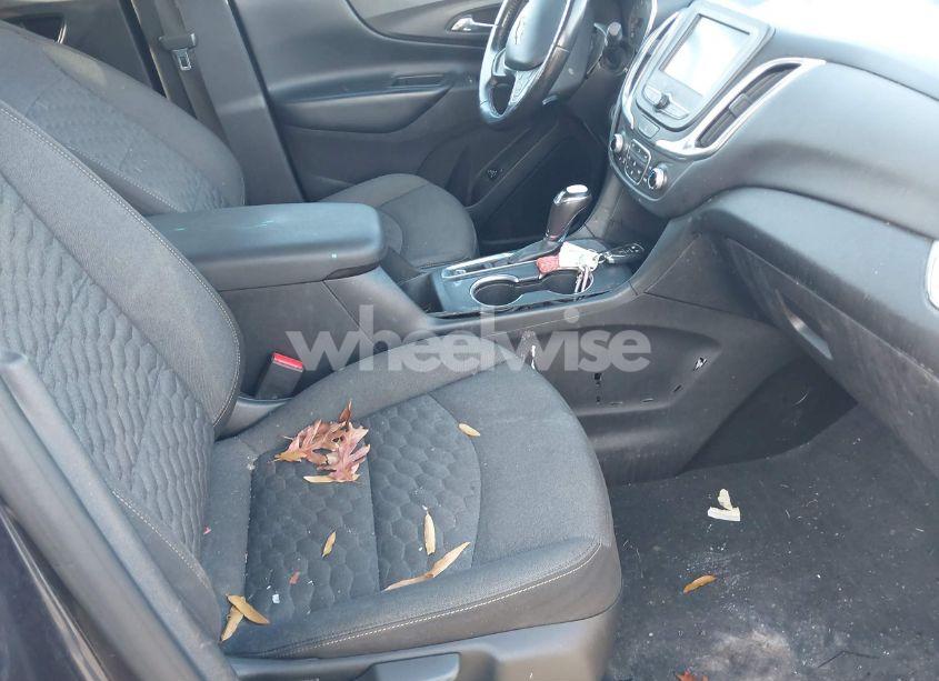 Photo 5 of 2018 Chevrolet Equinox LT (VIN 3GNAXJEV1JL391584)