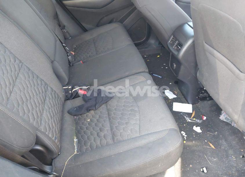 Photo 8 of 2018 Chevrolet Equinox LT (VIN 3GNAXJEV1JL391584)