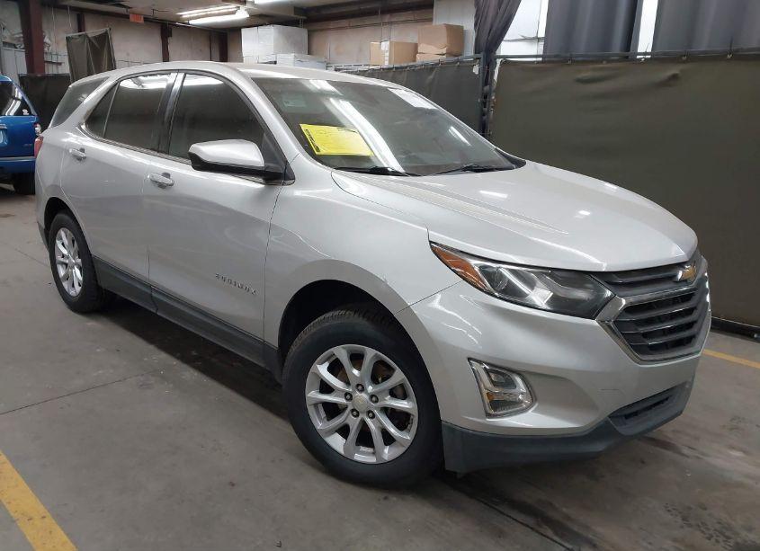 2018 Chevrolet Equinox LT (VIN 3GNAXJEV1JS500440) main photo