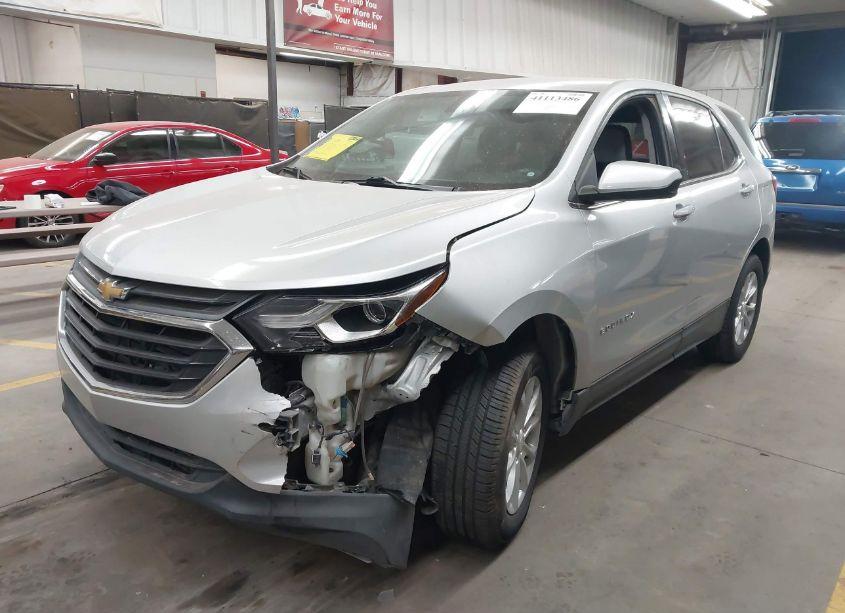 Photo 2 of 2018 Chevrolet Equinox LT (VIN 3GNAXJEV1JS500440)