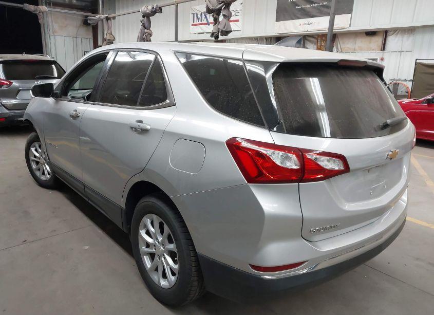 Photo 3 of 2018 Chevrolet Equinox LT (VIN 3GNAXJEV1JS500440)