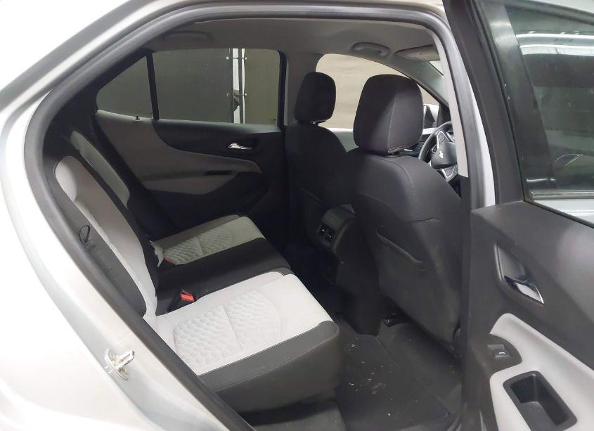 Photo 8 of 2018 Chevrolet Equinox LT (VIN 3GNAXJEV1JS500440)