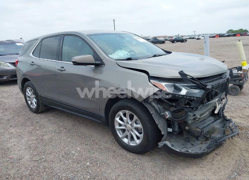 2018 Chevrolet Equinox LT (VIN 3GNAXJEV1JS526049) main photo