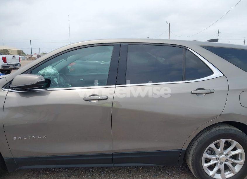 Photo 14 of 2018 Chevrolet Equinox LT (VIN 3GNAXJEV1JS526049)